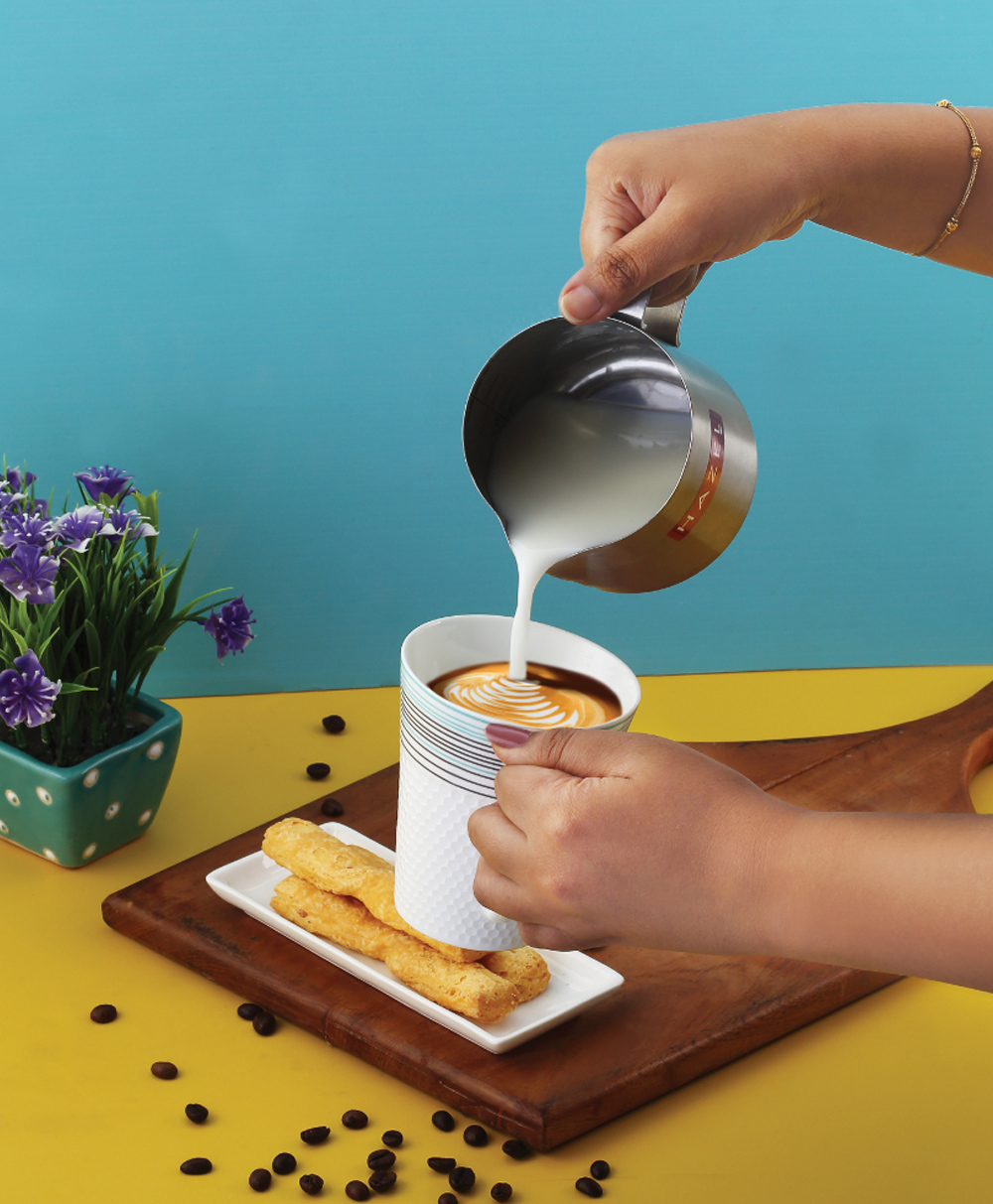 HAZEL Stainless Steel Tea Coffee Milk Frothing Pitcher Serving Pot with Handle Spill Proof Pouring, 600 ml-picture-29