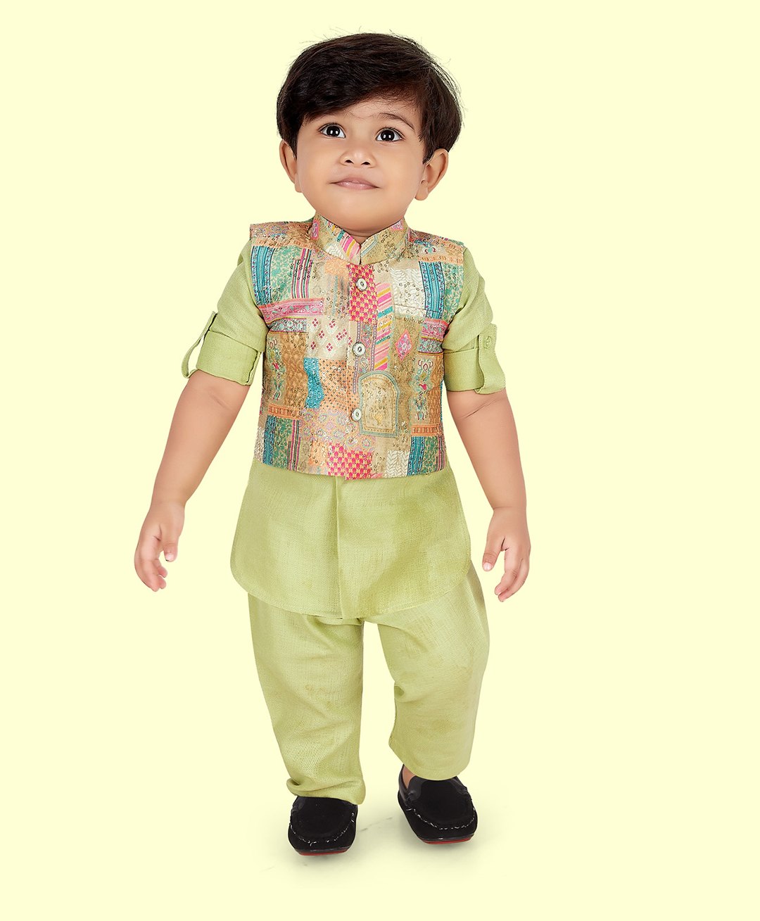 ETHNIKS NEURON Chanderi Silk Full Sleeves Solid Kurta Pyjama With Abstract Printed Jacket - Parrot Green-picture-23