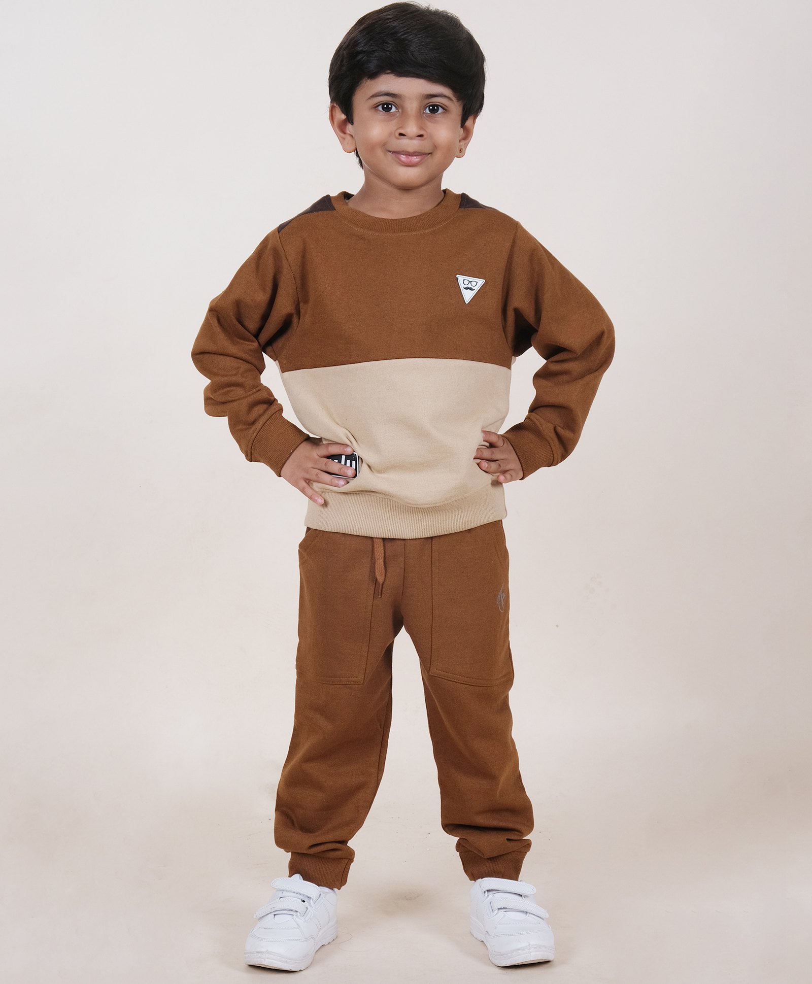 Kiddopanti Fleece Full Sleeves Patch Detailed Cut & Sew Sweatshirt With Solid Joggers Set - Brown & Beige-picture-25