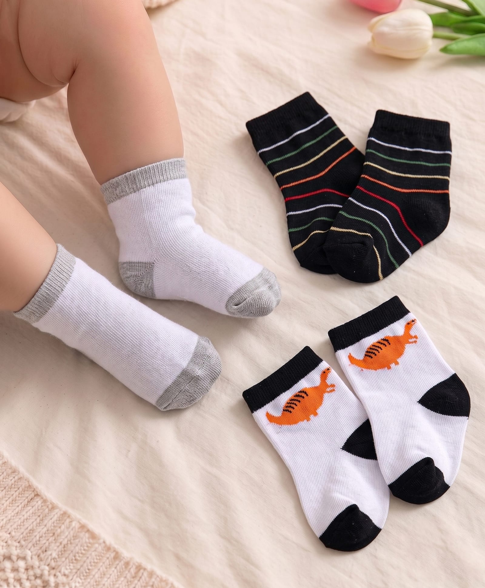 Cute Walk by Babyhug Knit Ankle Length Socks With Dino Design Pack of 3 - White & Black-image-47
