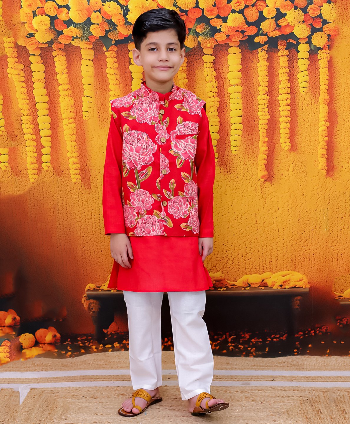 BownBee Pure Cotton Full Sleeves Solid Kurta Pyjama With Floral Printed Jacket - Red-picture-11