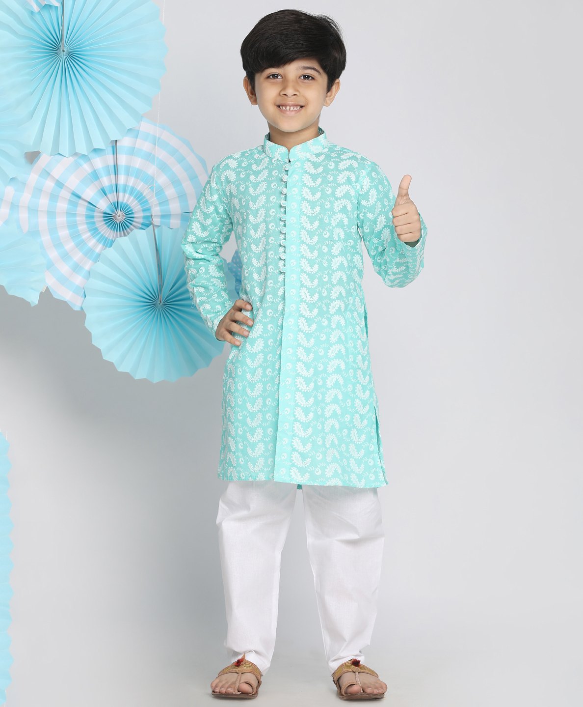 Vastramay Full Sleeves Paisley Embroidered Chikankari Kurta With Solid Pyjama Set - Green & White-picture-25