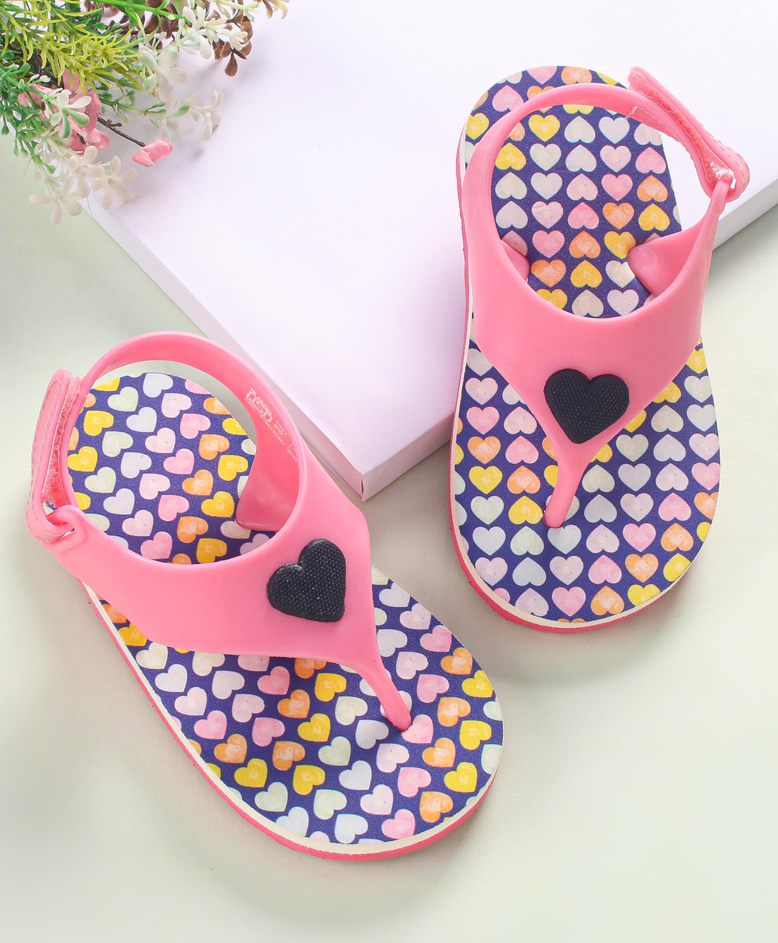 Babyoye Flip Flops with Velcro Closure & Heart Print - Pink-image-3