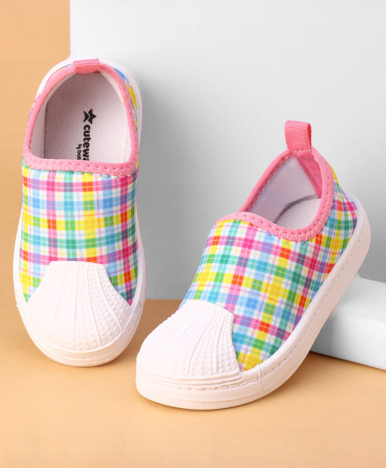 Cute Walk by Babyhug Slip On Casual Shoes with Checks - Pink-picture-25