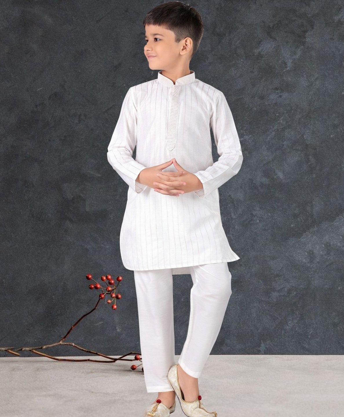 Pehanaava Full Sleeves Thread Work Embroidered Kurta Pyjama - White-image-2