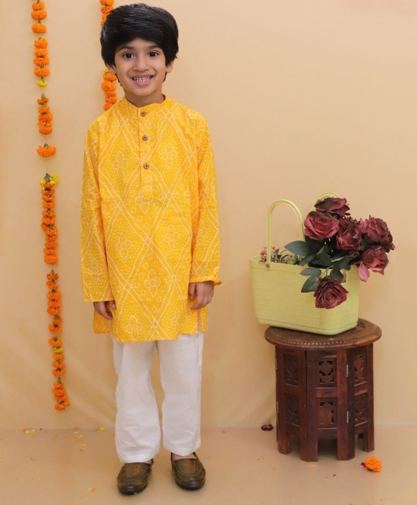 Vastrarth Cotton Full Sleeves Floral Bandhani Printed Kurta Pyjama Set - Yellow-image-1
