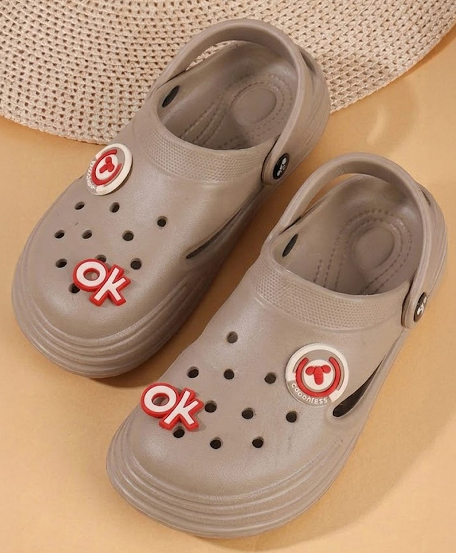 Toothless Ok Text Applique Detailed Slingback Clogs - Beige-picture-28