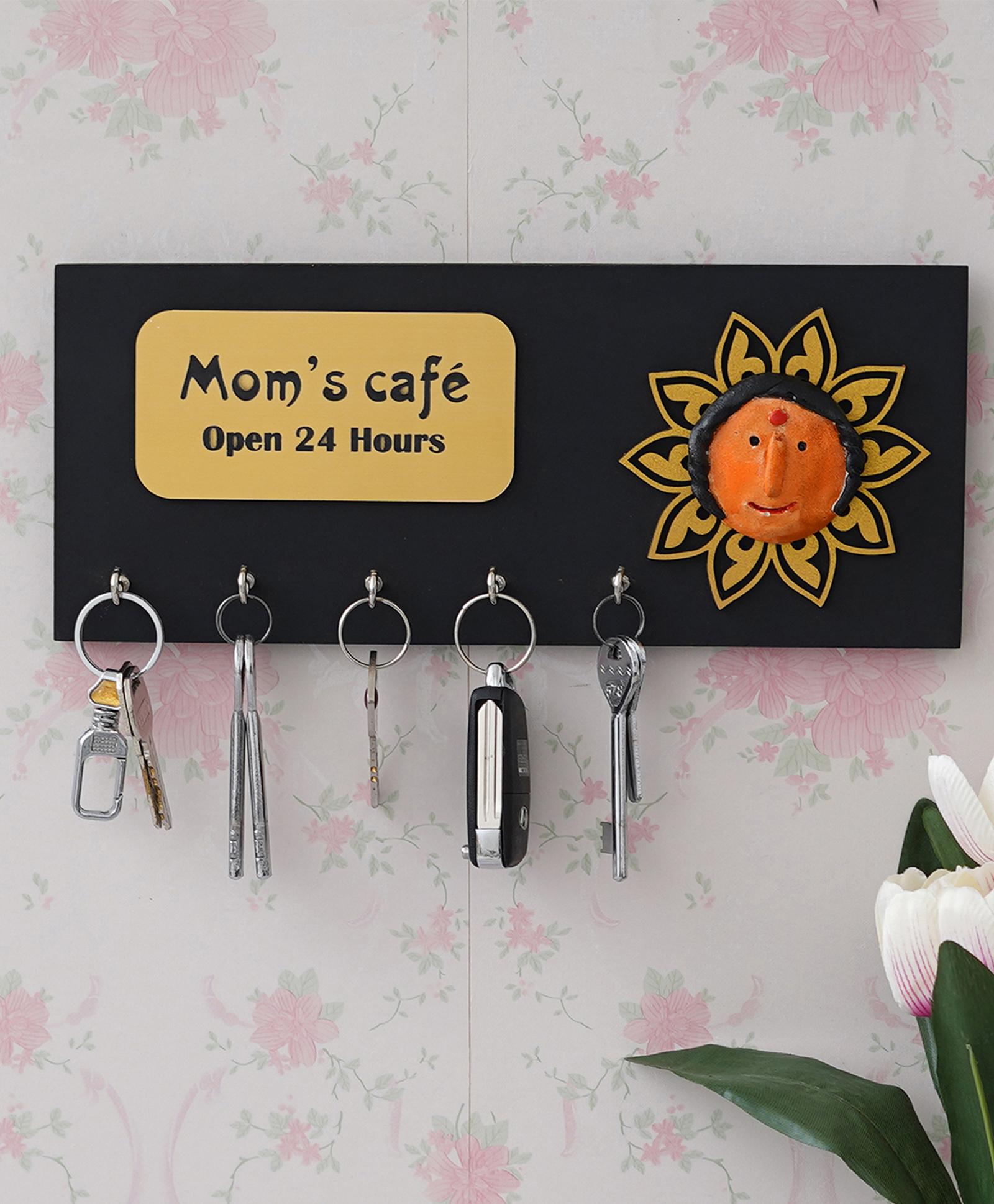eCraftIndia Woman With "Mom's Cafe- Open 24 Hours" Quote 5 Hooks Wooden Key Holder-picture-11