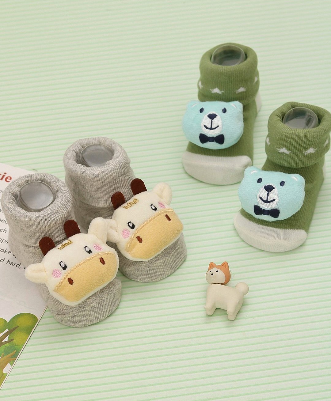 Yellow Bee Pack Of 2 Cotton Cow & Bear Applique Detailed Socks - Grey & Green-picture-2