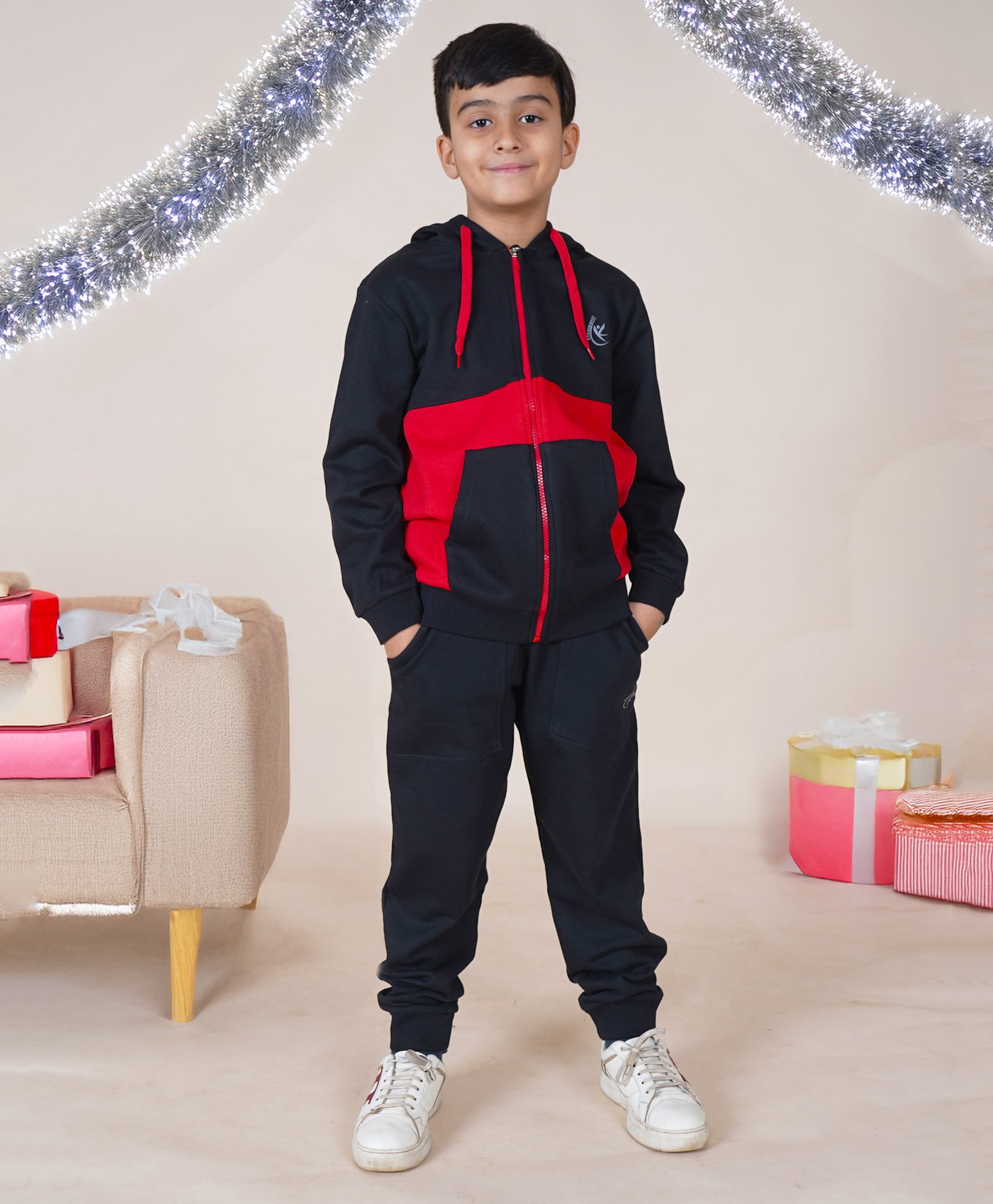 Kiddopanti Fleece Full Sleeves Front Zip Up Cut And Sew Hooded Sweatshirt With Joggers - Black & Red & Black-picture-22