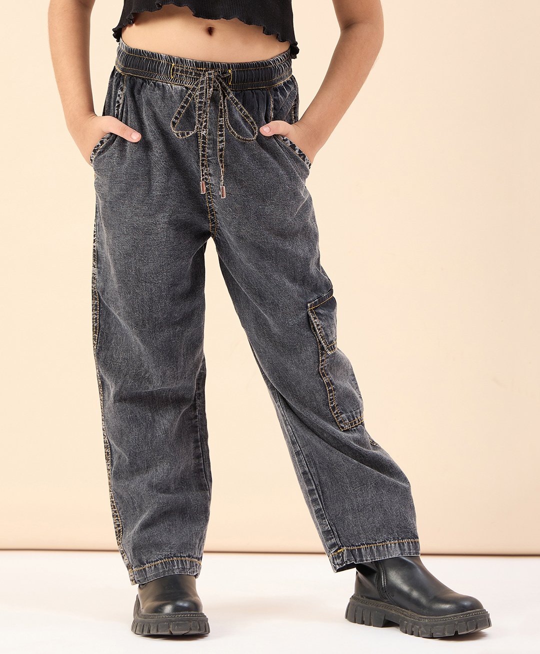 Stylo Bug Cotton Solid Cargo Pants - Black-image-22