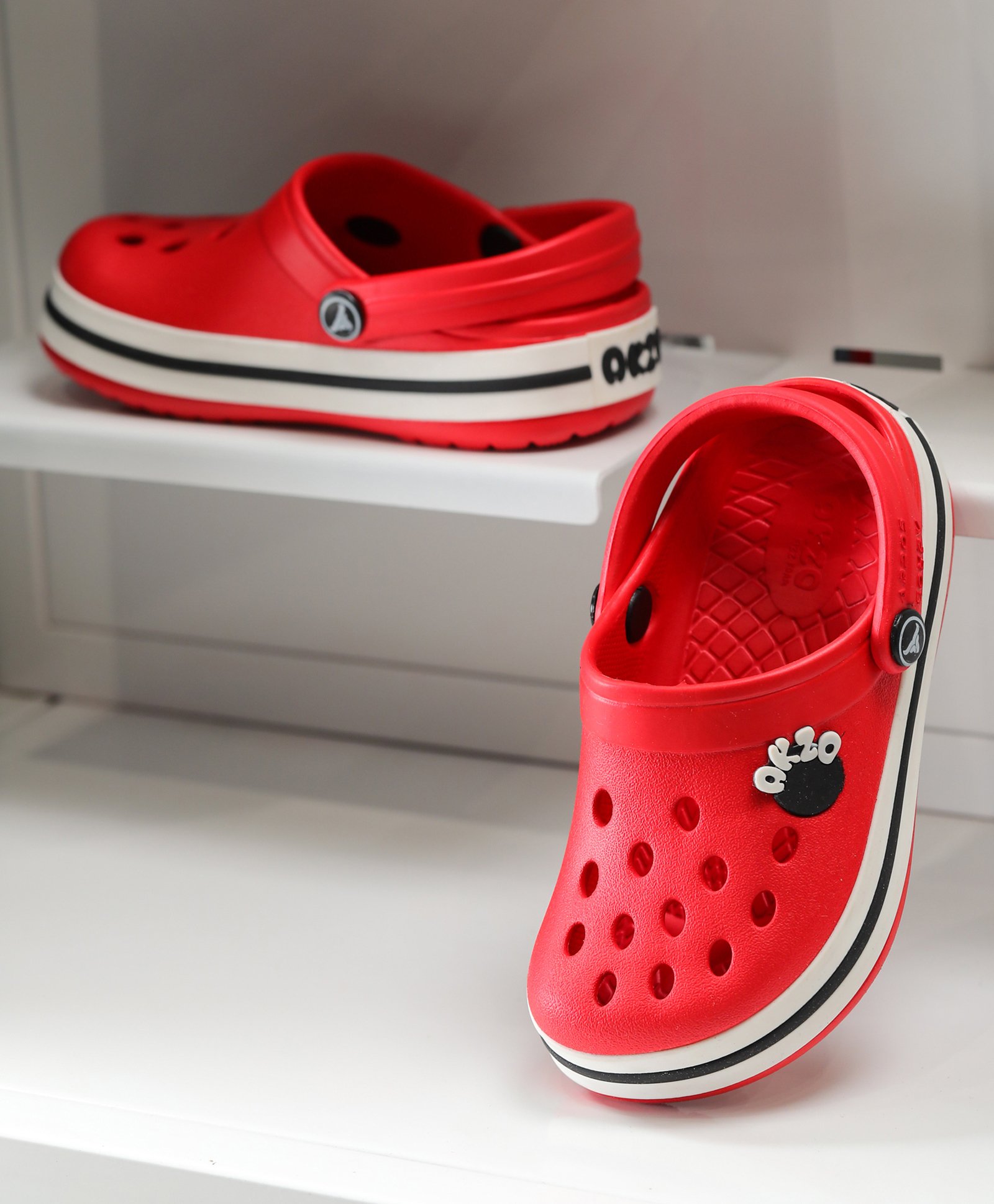 ABROS Akzo Text Applique Detailed Perforated Slingback Clogs - Red-image-12