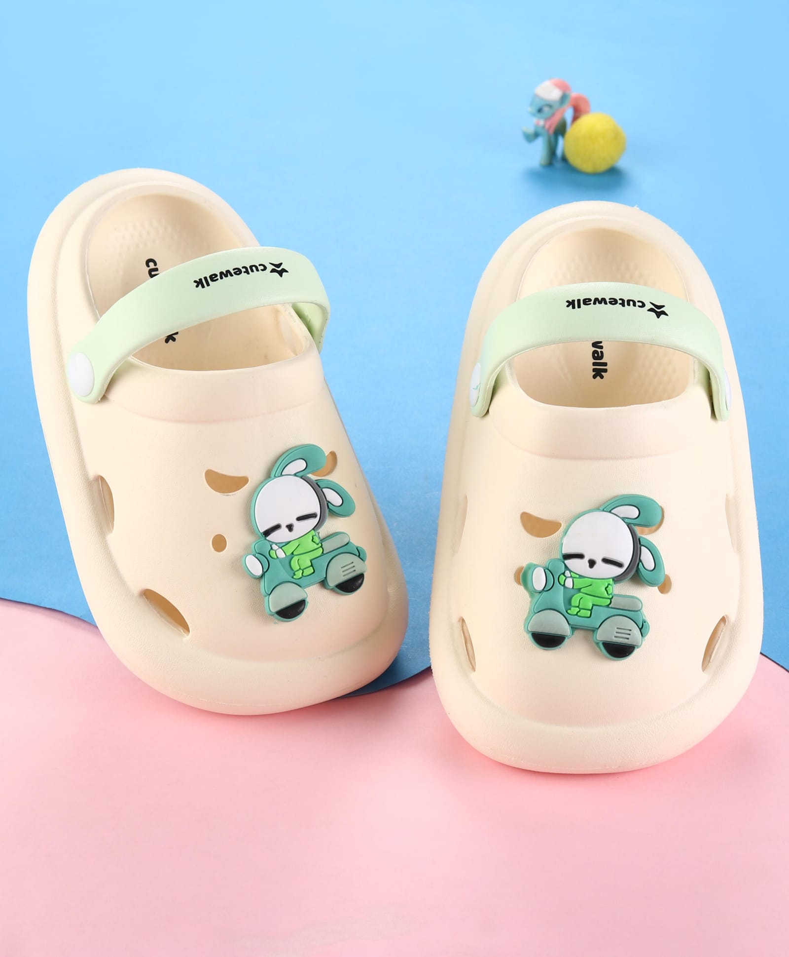 Cute Walk by Babyhug Clogs with Back Strap & Bunny Applique - White-picture-12
