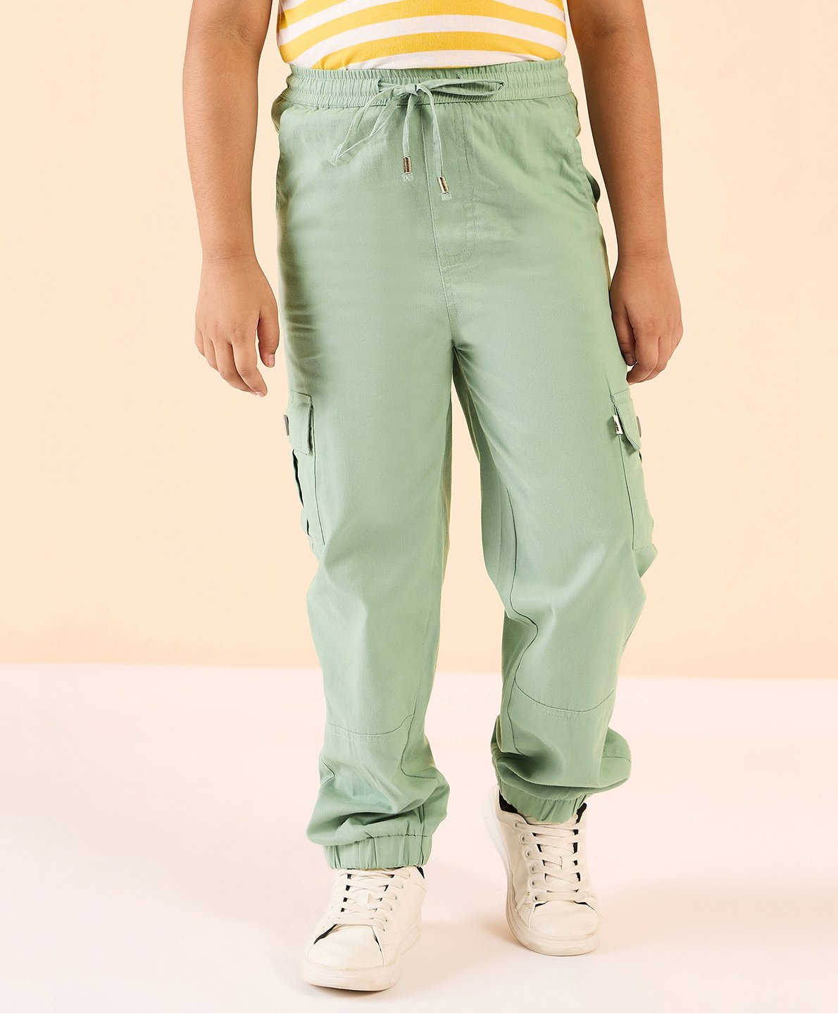 stylobug Stylo Bug Cotton Solid Cargo Pants - Green-picture-19