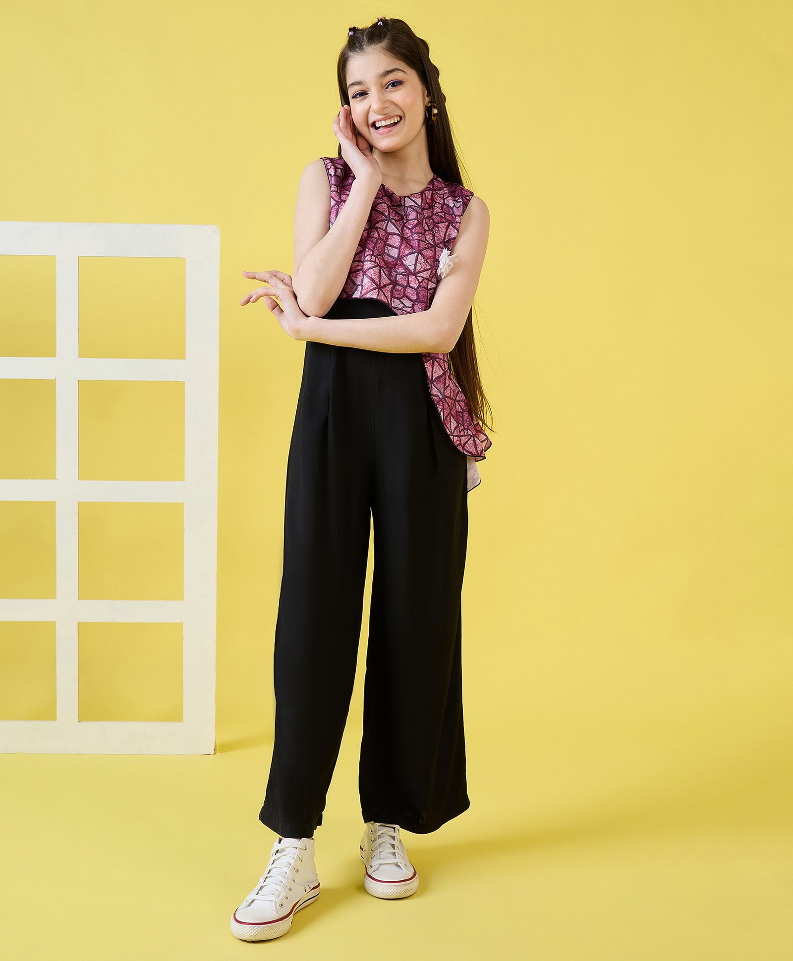 Stylo Bug Viscose Rayon Sleeveless Abstract Printed & Floral Applique Detailed Jumpsuit - Pink & Black-image-46