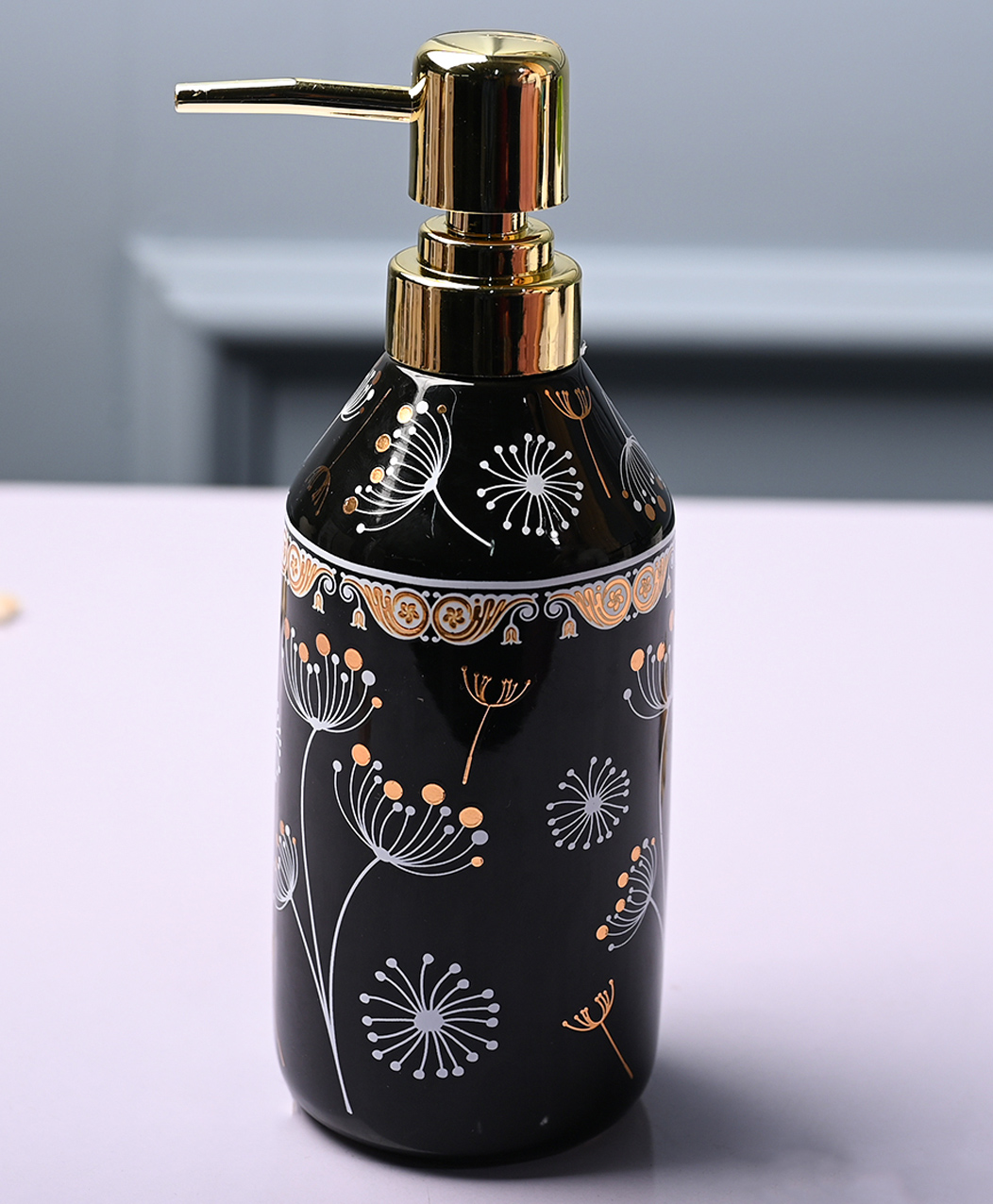 Voncasa Ceramic Glossy Black color Soap Dispenser (750 ml)-picture-34