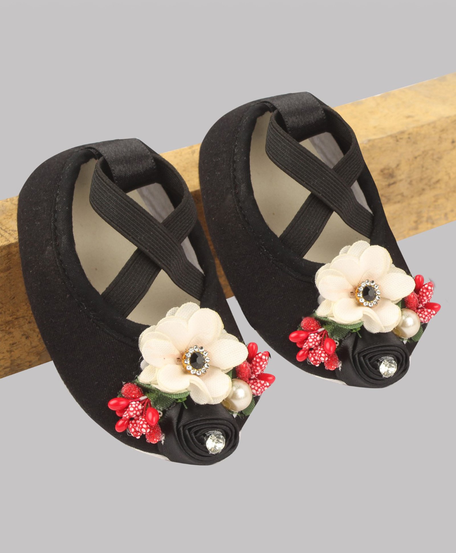 Daizy Stones Embellished Floral Applique Detailed Booties - Black-image-48
