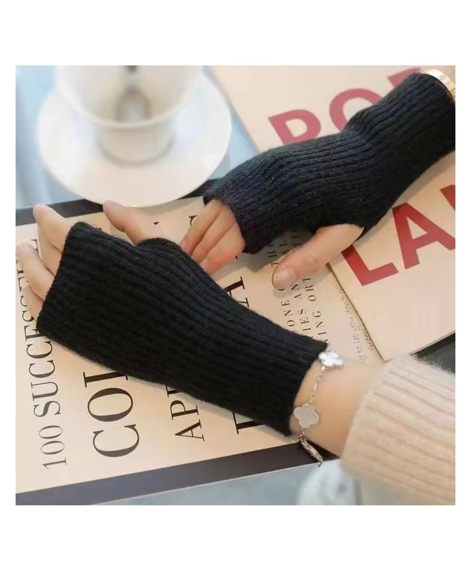 Tipy Tipy Tap Solid Hooded Wrist Warmer - Black-picture-35