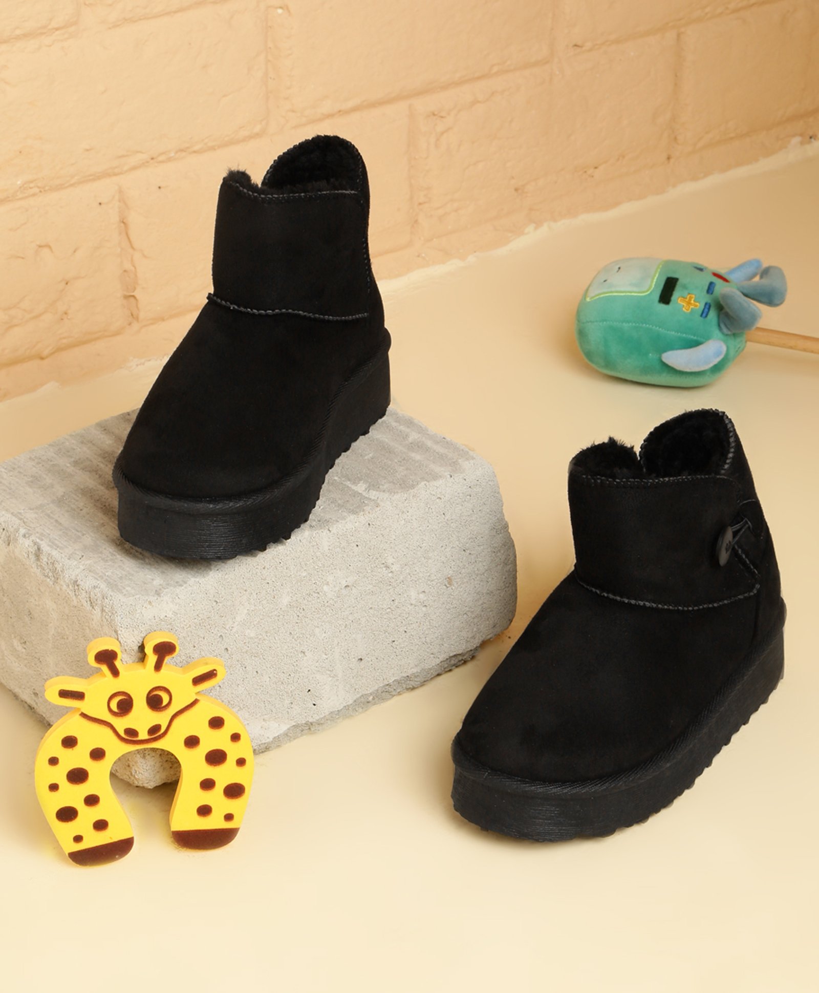 TRUFFLE COLLECTION Fur Detailed Solid Slip On Boots - Black-picture-22