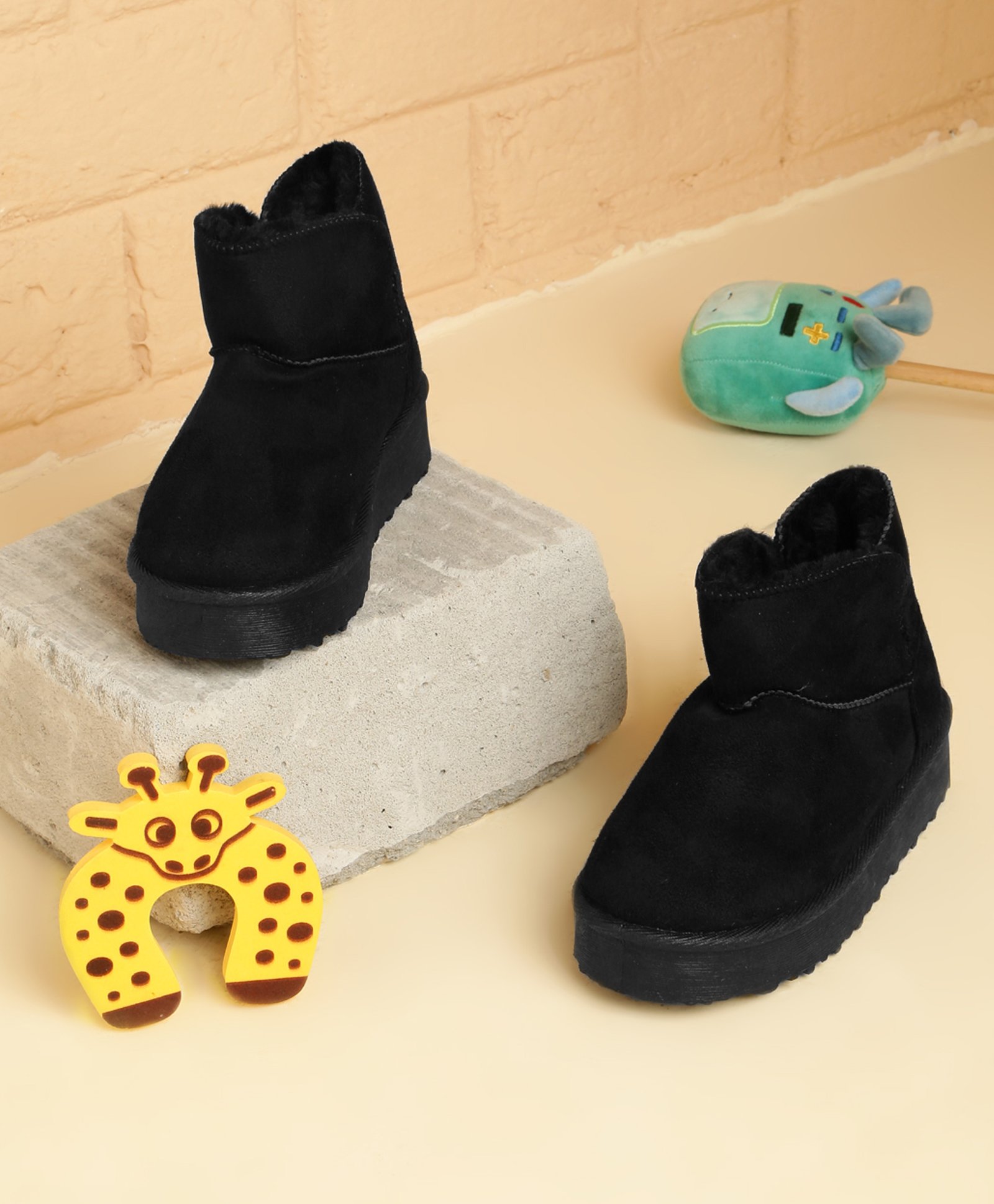 TRUFFLE COLLECTION Solid Slip On Boots - Black-picture-19