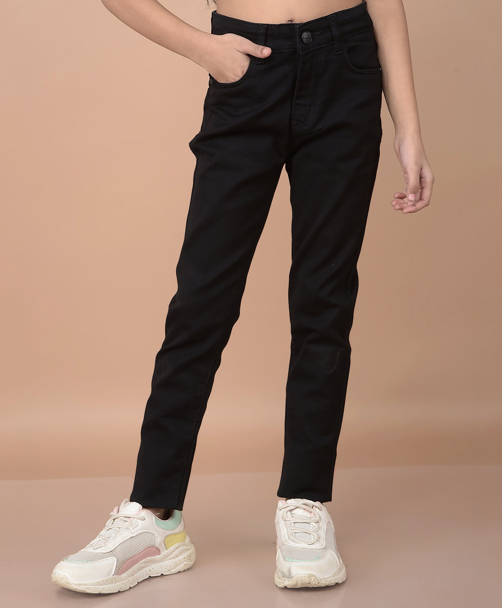 CRIMSOUNE CLUB Cotton Solid Jeans - Black-picture-17