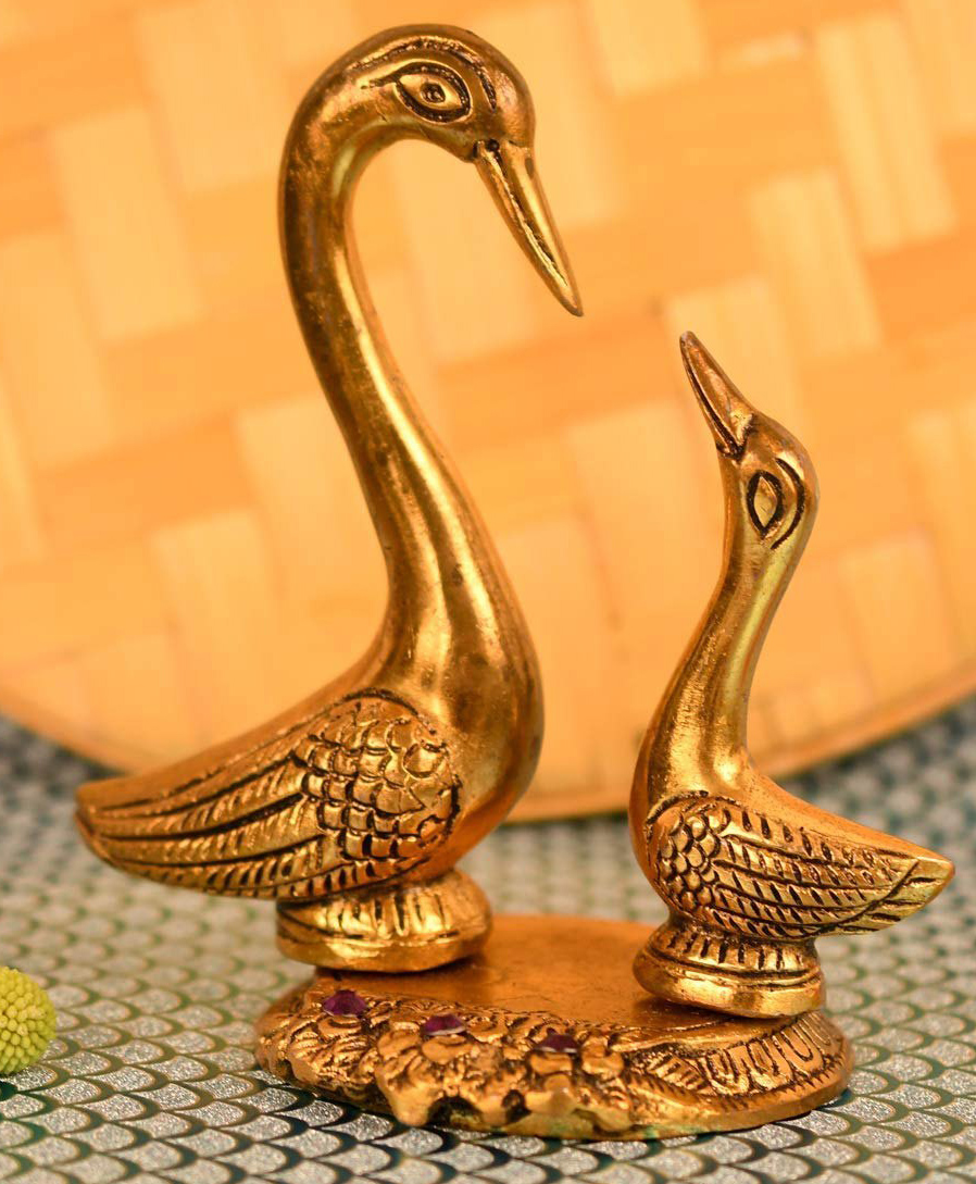 CraftVatika Pair of Kissing Duck Decorative Showpiece Metal Swan Set Statue for Home Table Office Desk Decoration-image-1