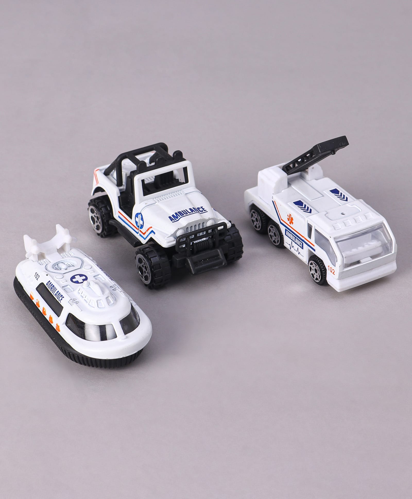 Kids Fun Toys Die-Cast 1 : 64 scale Jeep Fire Tender Boat Ambulance Set of 3 - White-image-16