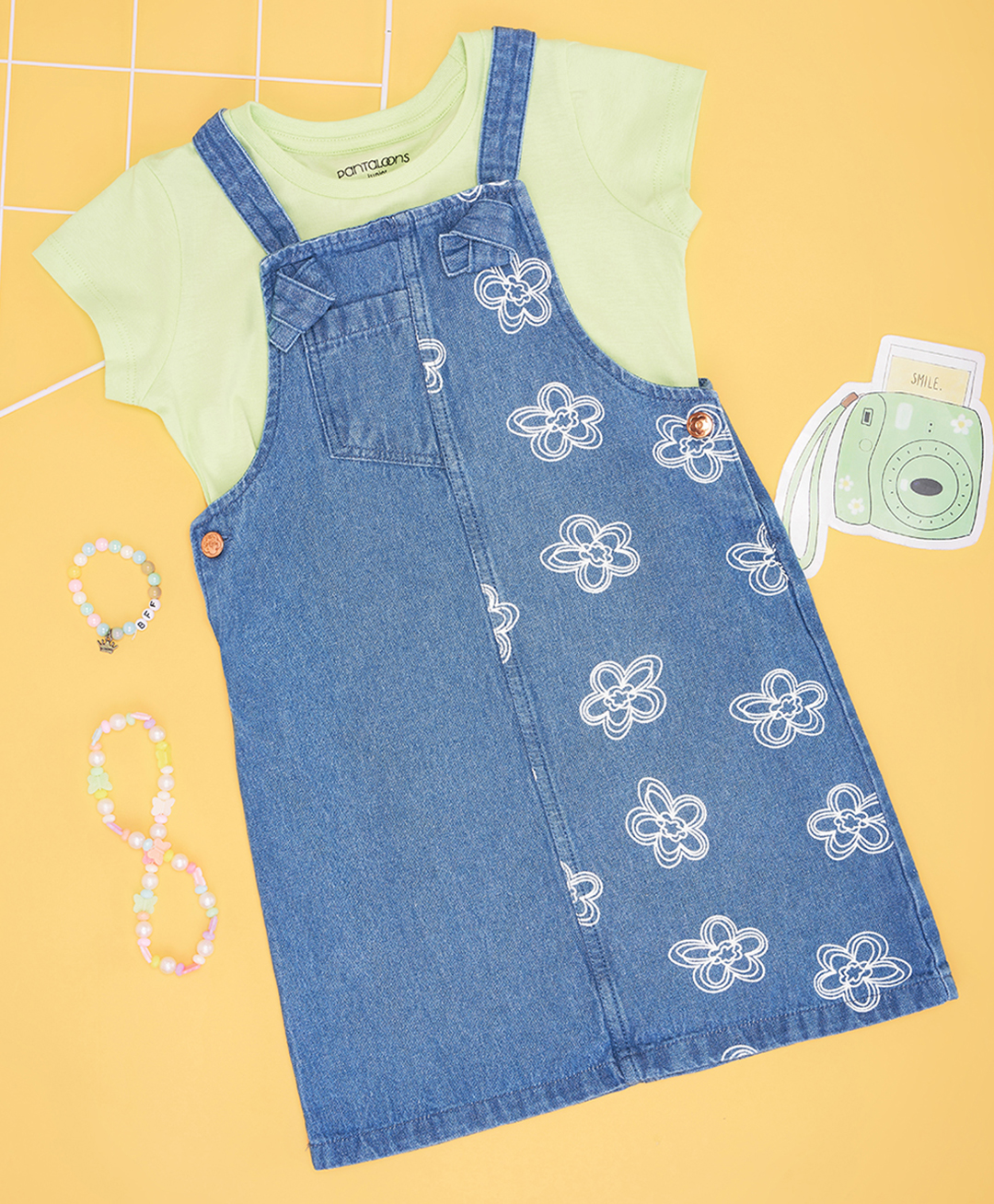 Pantaloons Junior Floral Embroidered Dungaree With Half Sleeves Solid Tee - Green-image-47