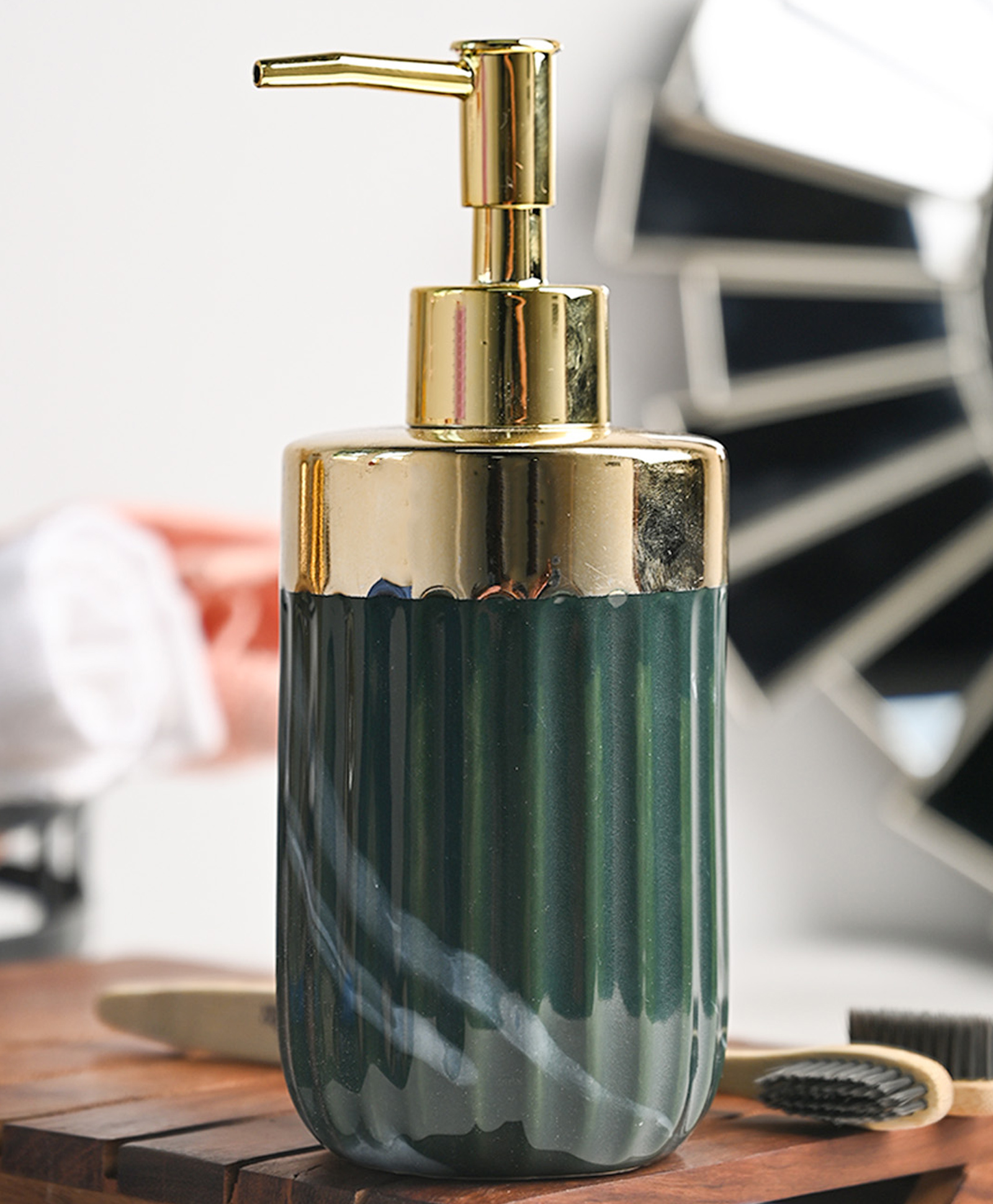 Voncasa Golden Ribbed Soap Dispenser m-350 ml-picture-14
