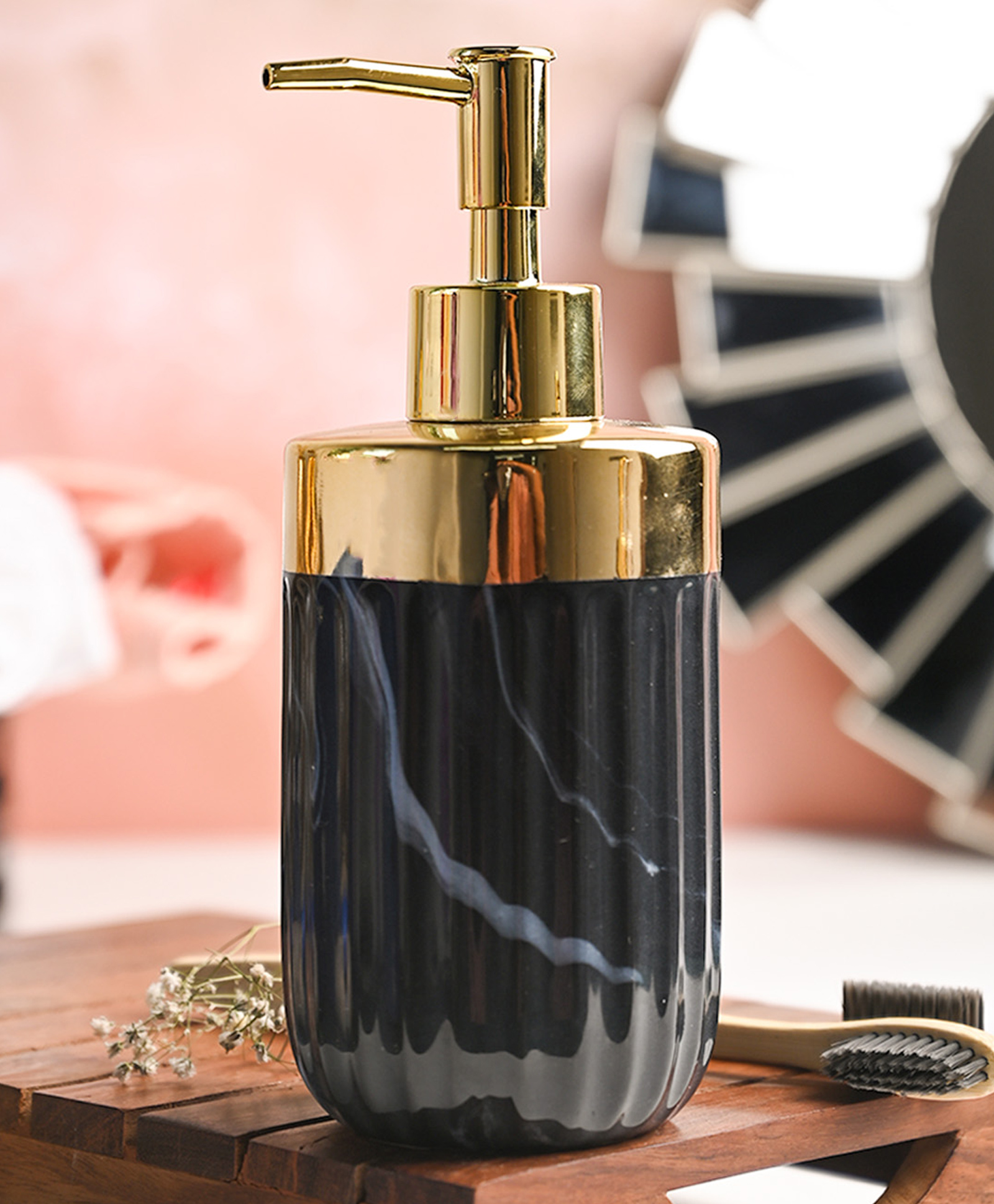 Voncasa Golden Ribbed Soap Dispenser - 350 ml-picture-13