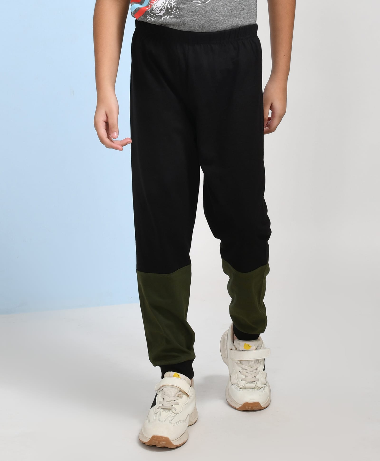 hrit Kiwi Cotton Colour Blocked Track Pants - Black-picture-10