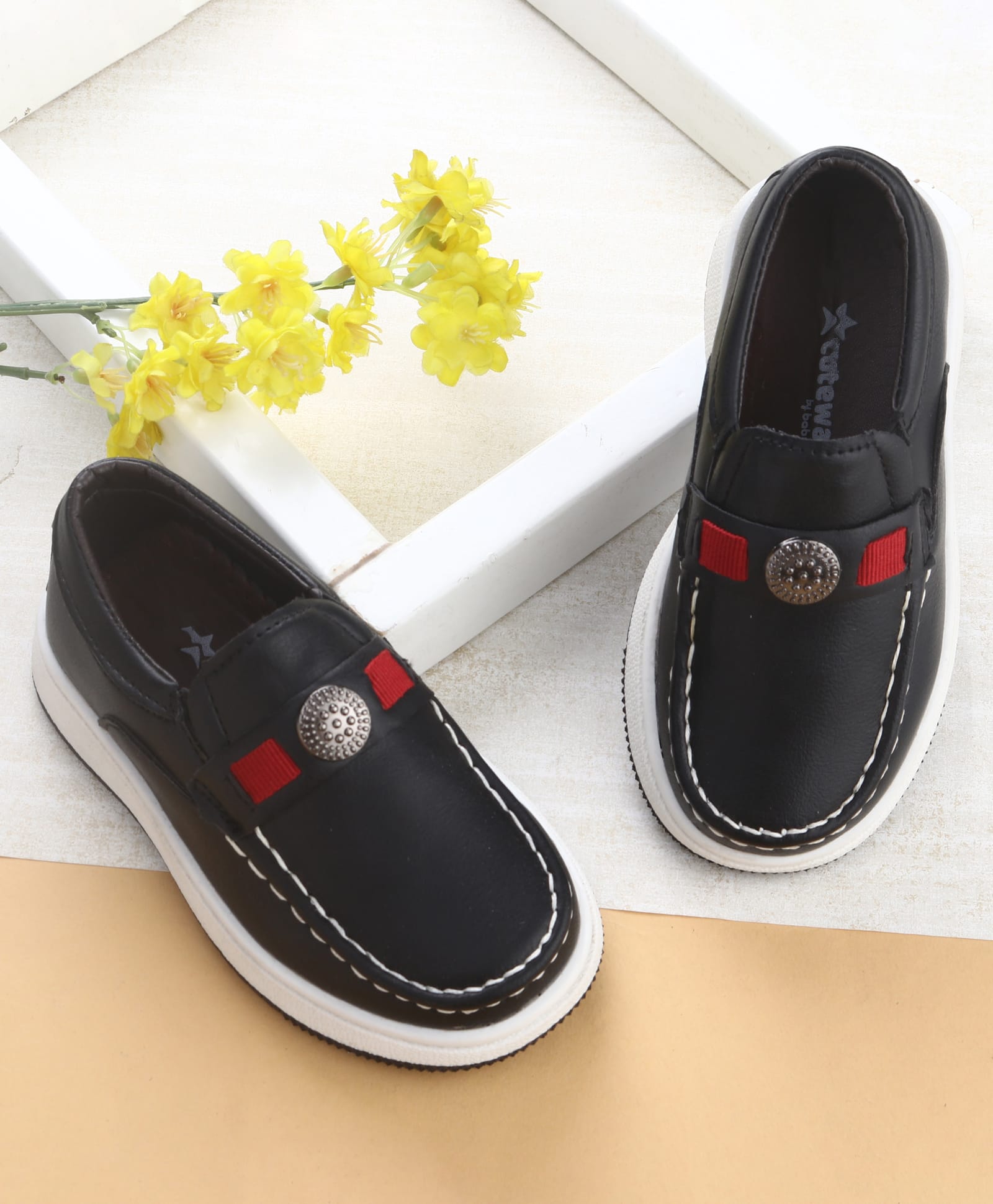 Cute Walk by Babyhug Slip On 3D Applique Loafers - Black-image-45