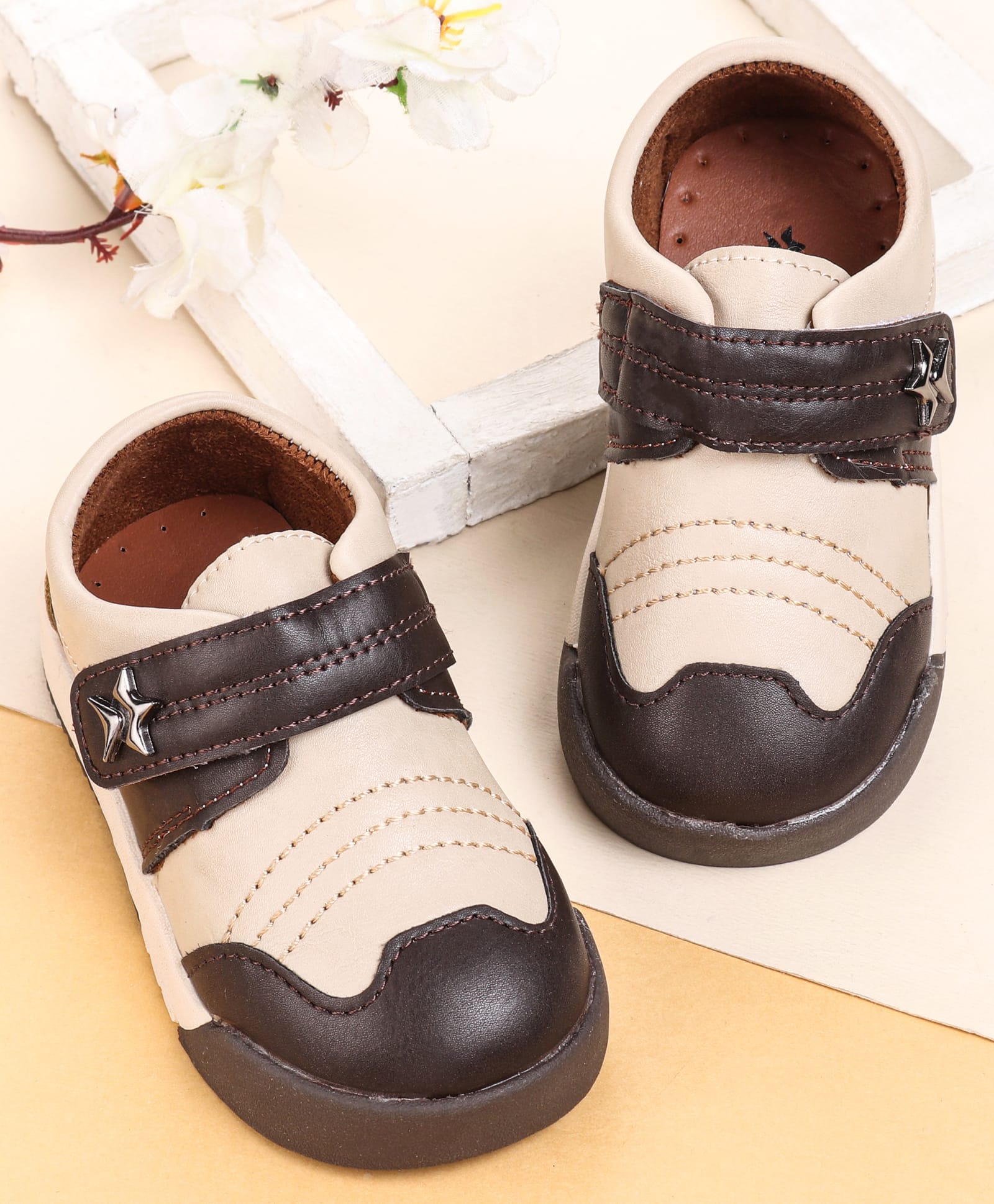 Cute Walk by Babyhug Casual Shoes with Velcro Closure - Brown & Beige-image-8