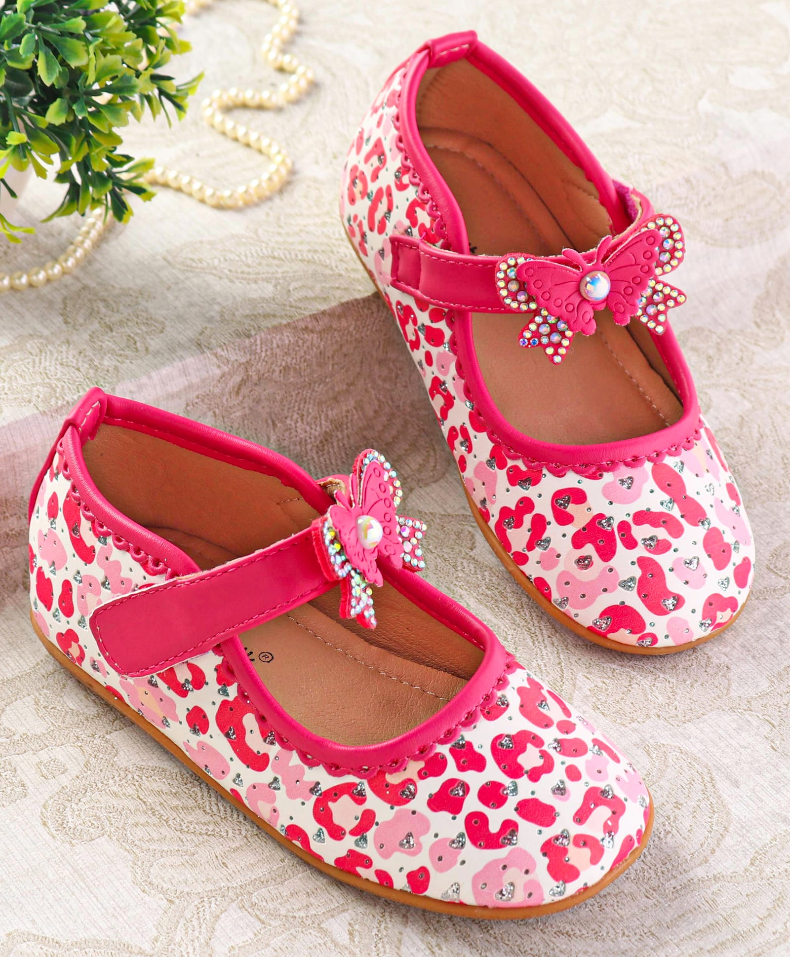 Cute Walk by Babyhug Ballerinas with Velcro Closure Heart Print & Bow Applique - Pink-image-47