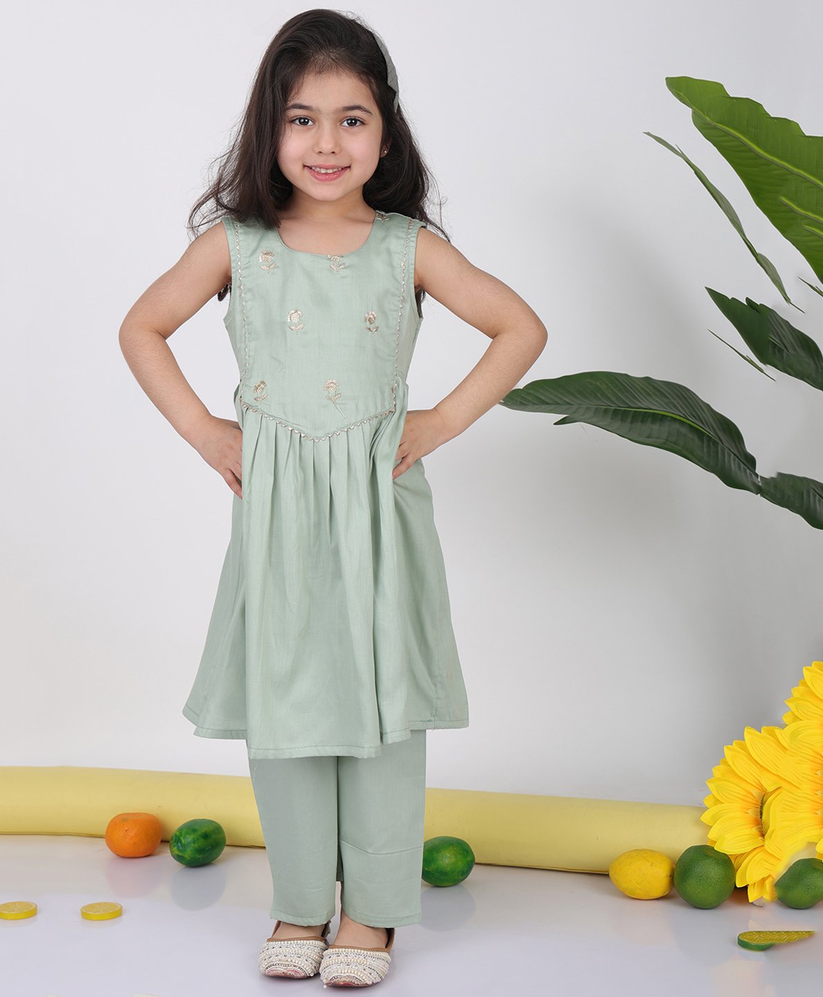 Kinder Kids Cotton Sleeveless Floral Sequin Embellished Kurta With Pant - Green-image-30
