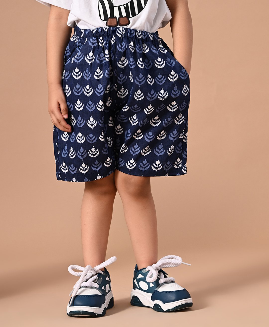 MoMaa Pure Cotton Floral Motifs Printed Shorts - Navy Blue-picture-11