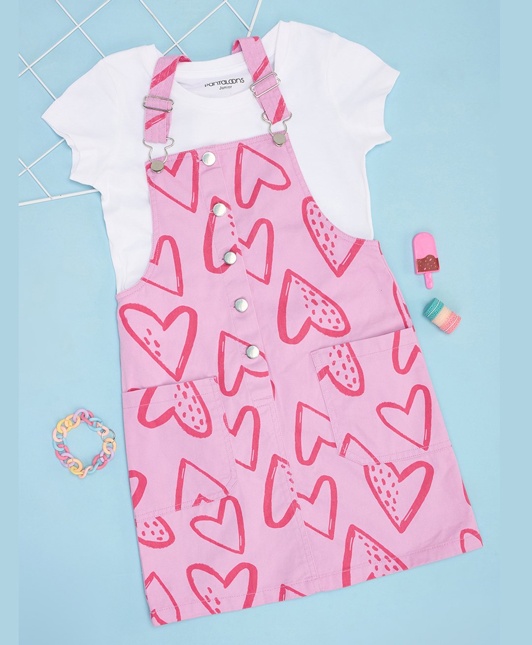 Pantaloons Junior Cotton Hearts Printed Dungaree & Half Sleeves Solid Tee Set - Orchid-picture-24