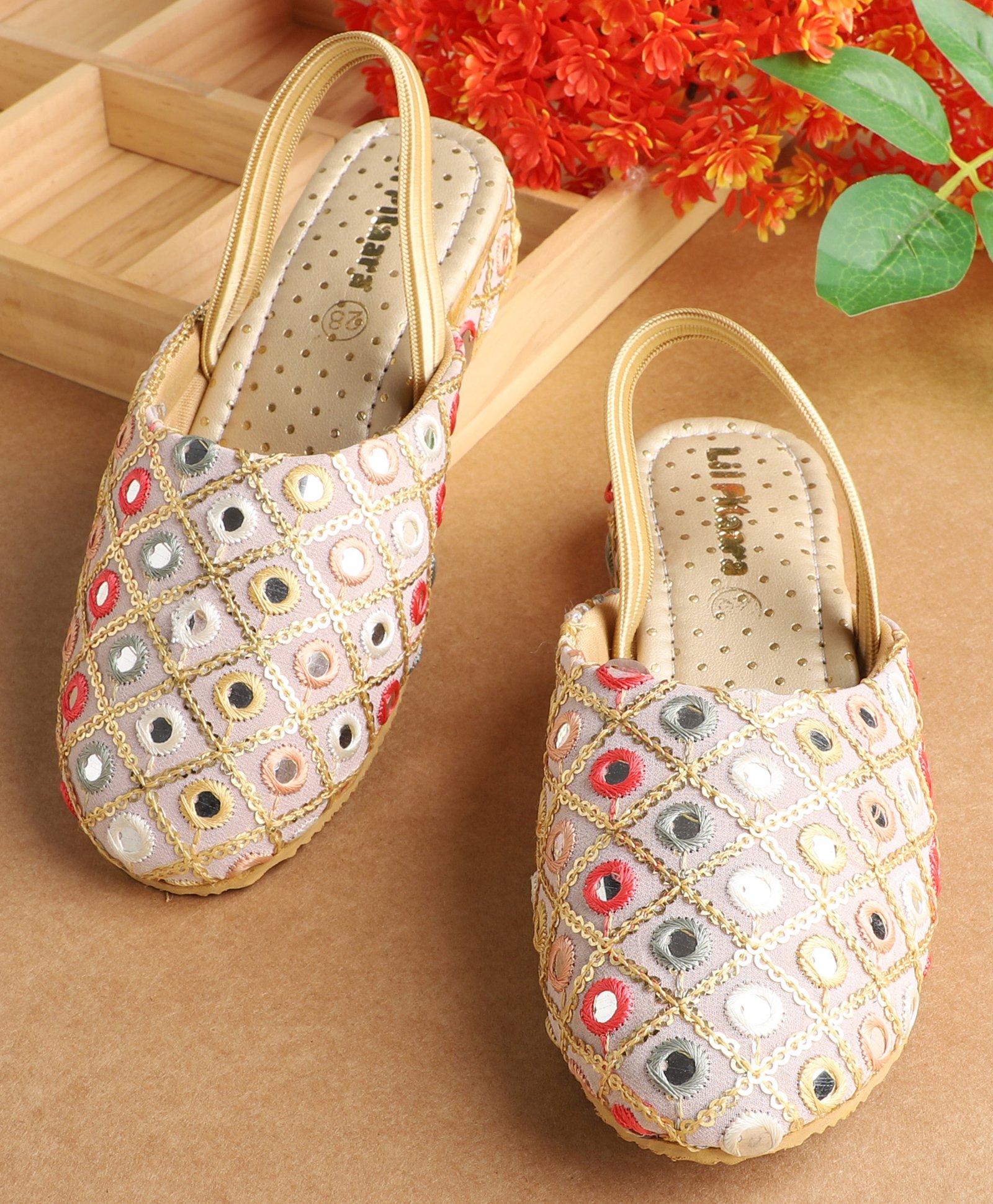 LIL PITAARA Sequin Embroidered Mirror Work Detailed Jutti - Cream-picture-14