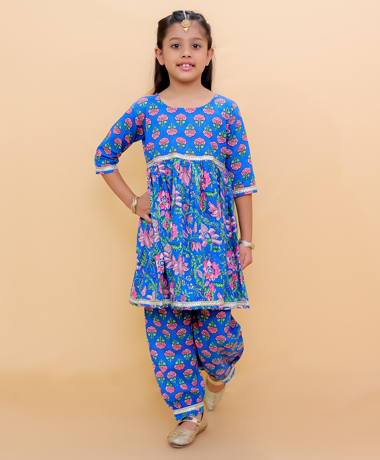 The Mom Store Cotton Three Fourth Sleeves Floral Printed Gota Lace Embellished Salwar Kurta Set - Multi Colour-image-37
