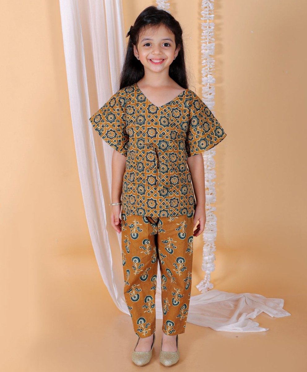The Mom Store Cotton Half Batwing Sleeves Abstract Printed Kaftan Top & Pant Set - Multi Colour-image-42