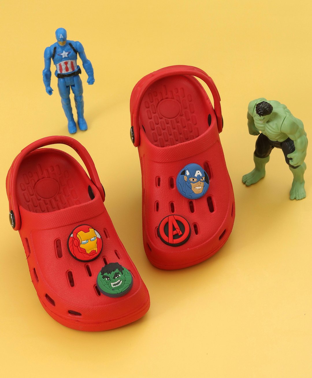 Marvel by Yellow Bee Solid Perforated Avengers Clogs With Iron Man Hulk & Captain America Charms - Red-picture-12
