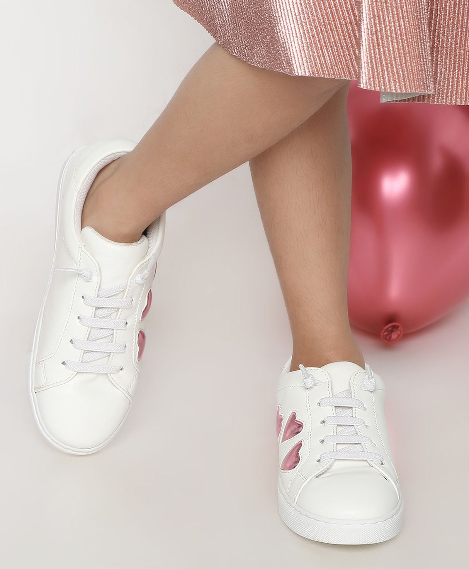 Aria+Nica Heart Metallic Designed Sneakers - White-picture-13