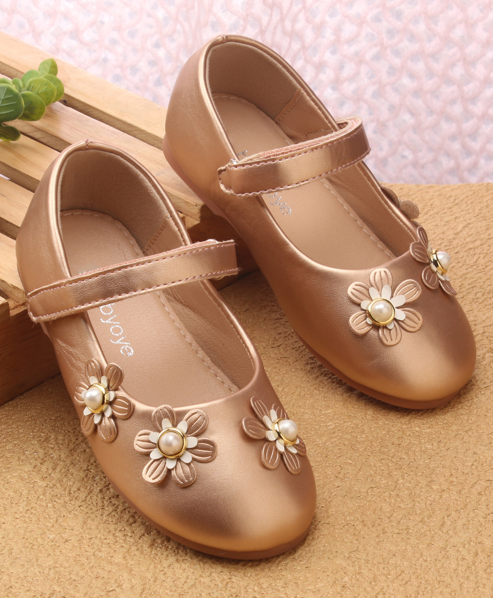 Babyoye Velcro Closure Floral Applique Ballerina - Golden-picture-15