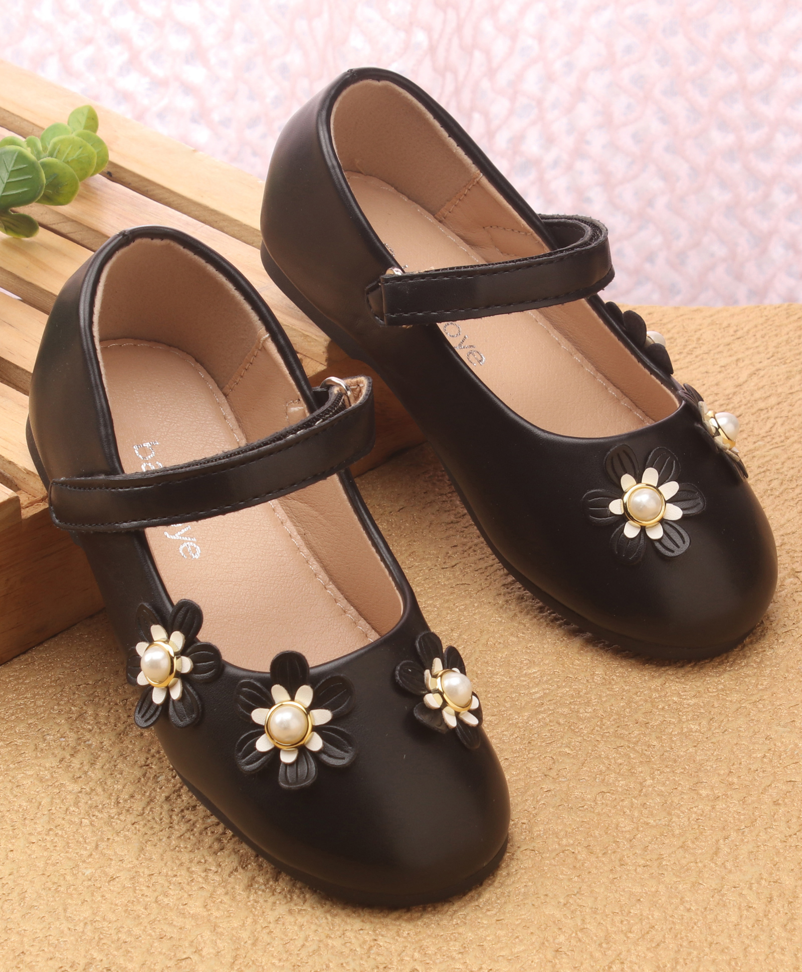 Babyoye Velcro Closure Floral Applique Ballerina - Black-picture-10