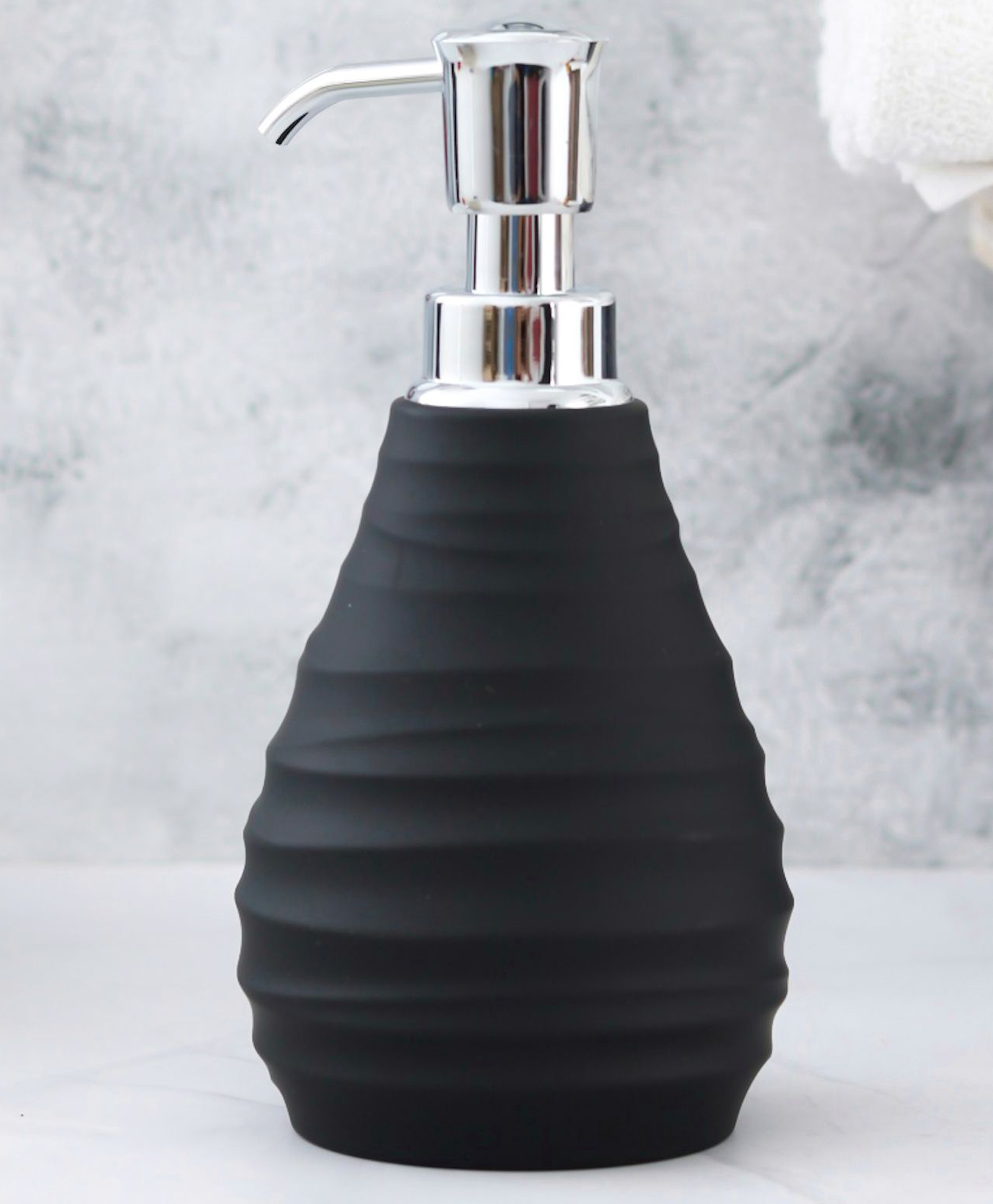 The Procure Store Tear Drop Design Wave Pattern Liquid Soap Dispenser 250 ml- Black-image-37