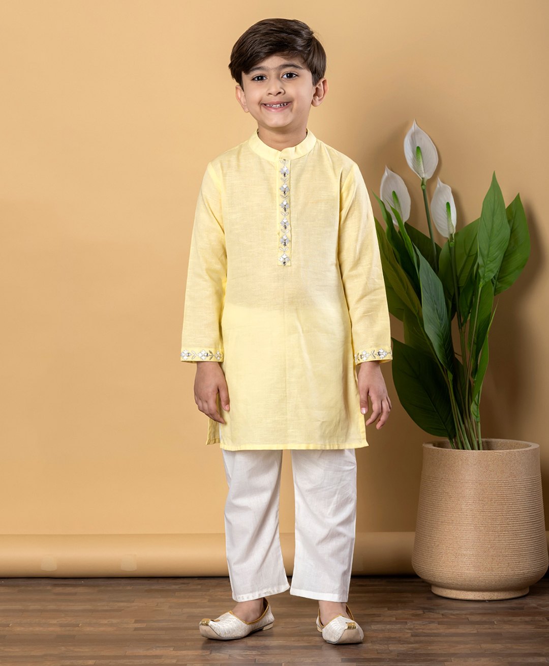 READIPRINT Cotton Full Sleeves Placket Floral Foil Printed Kurta Pyjama Set - Yellow-image-14