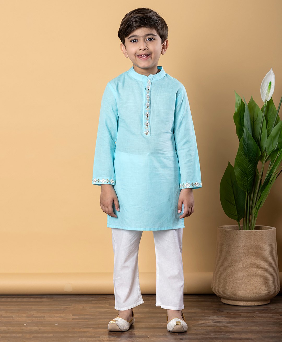 READIPRINT Cotton Full Sleeves Placket Floral Foil Printed Kurta Pyjama Set - Blue-picture-16