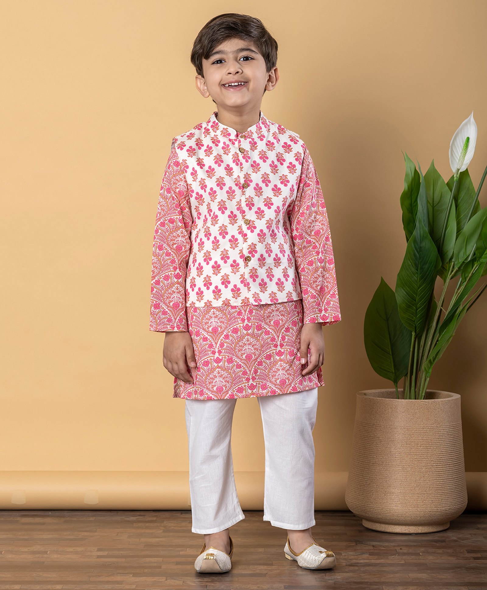 READIPRINT Cotton Full Sleeves Floral Printed Kurta Pyjama With Nehru Jacket Set - Pink-picture-28