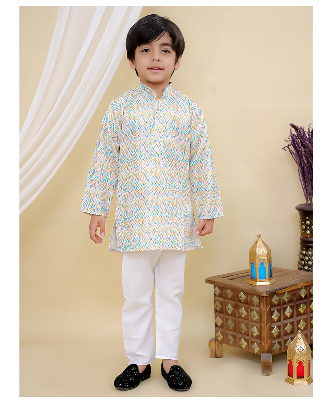 Superminis Cotton Full Sleeves Chevron Printed Threadwork Embroidered Kurta Pyjama Set - Light Green-image-7