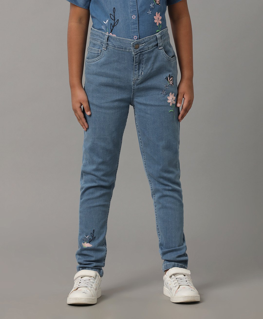 Under Fourteen Only Floral & Butterfly Embroidered Jeans - Blue-picture-36